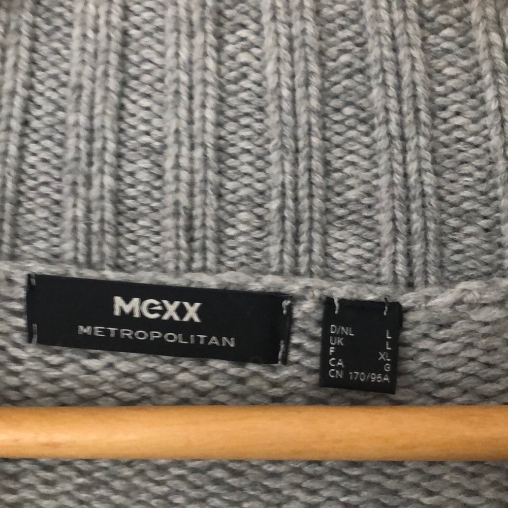 Sweater - Picture 2 of 3